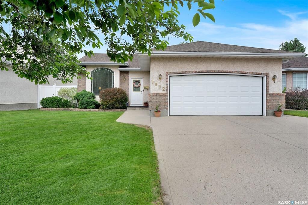 Property Photo: 7002 Maple Wood Crescent SK S4X 4J9
