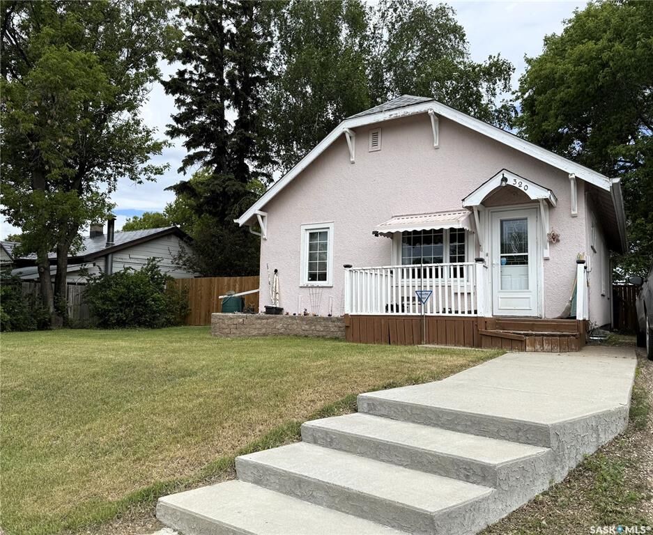 Property Photo: 320 23rd Street E SK S6V 1P7