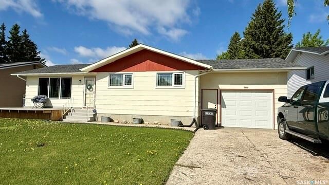 Property Photo:  1117 10th Street  SK S0K 2A0 