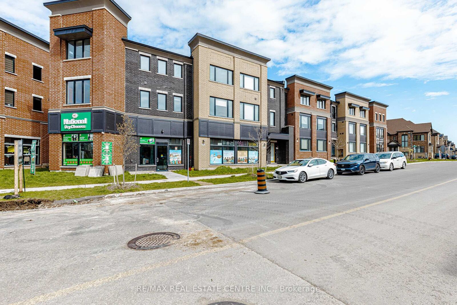Property Photo: 3 Marvin Avenue ON L6H 0Z6