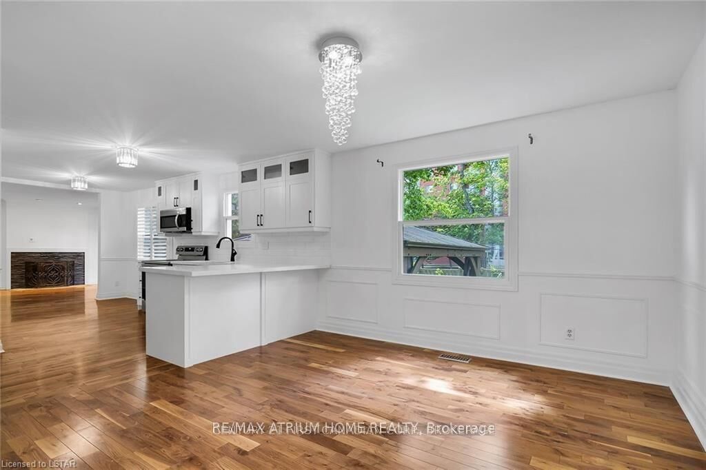 Property Photo: 40 Stuyvesant Place ON N6J 3S9