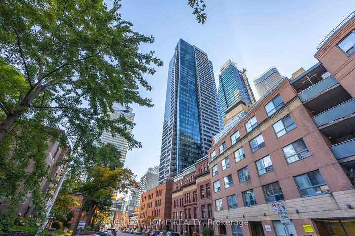 Property Photo: 5 St. Joseph Street 3403 ON M4Y 1J6