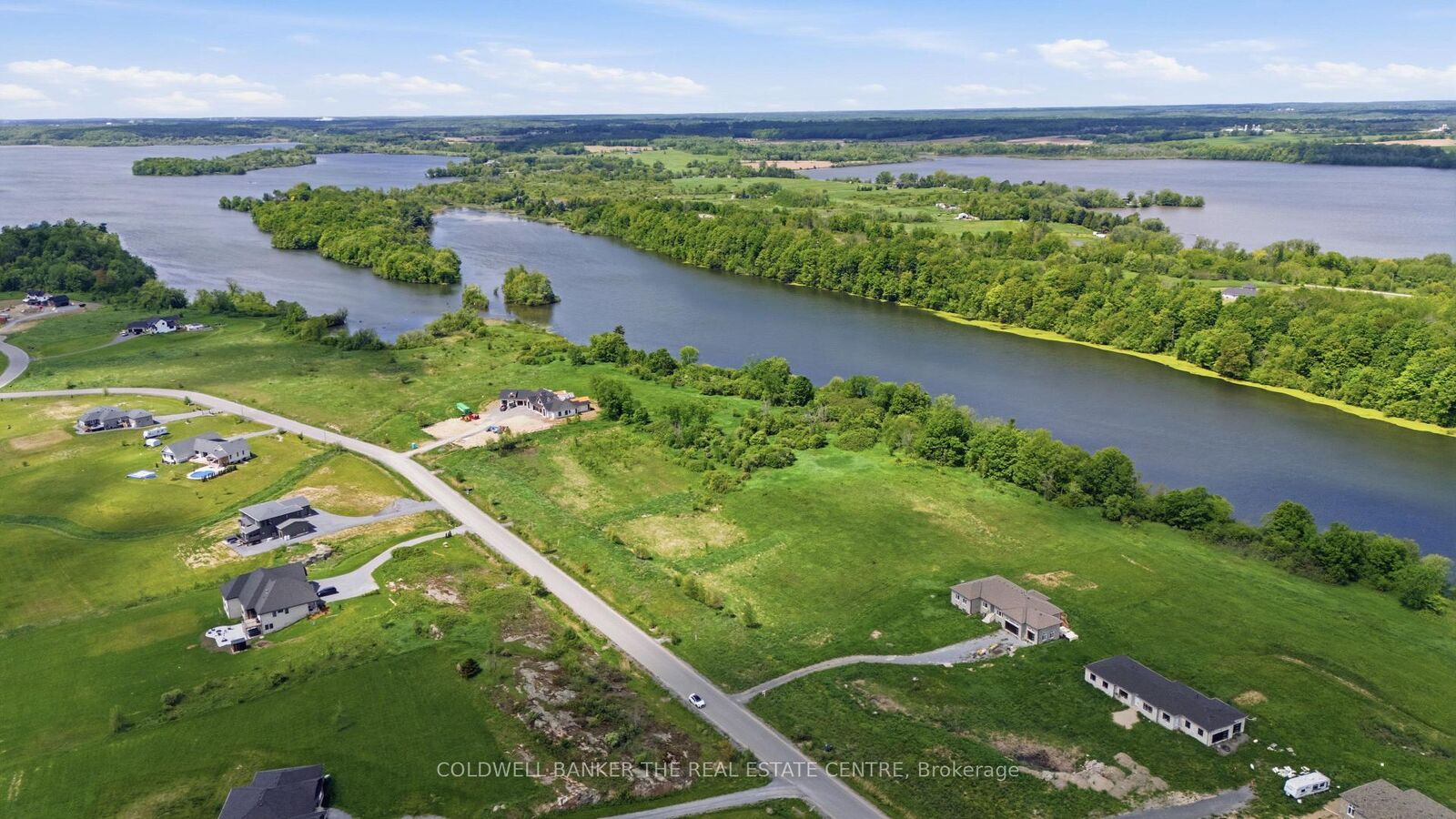 Property Photo:  126 Hineman Street  ON K7L 0G2 
