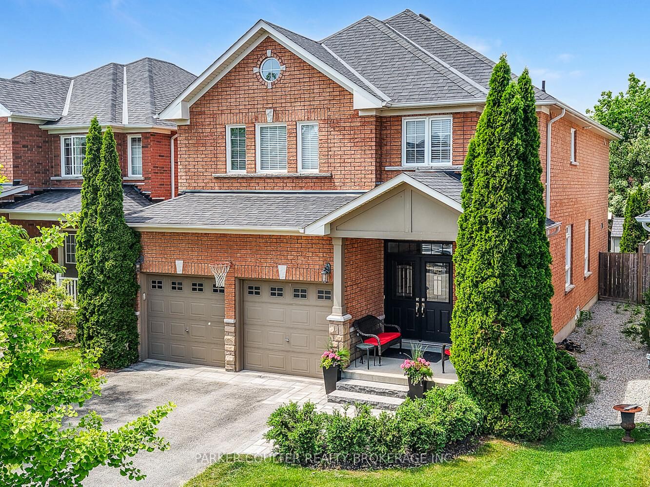 Property Photo: 53 Tudor Crescent ON L4M 0A8
