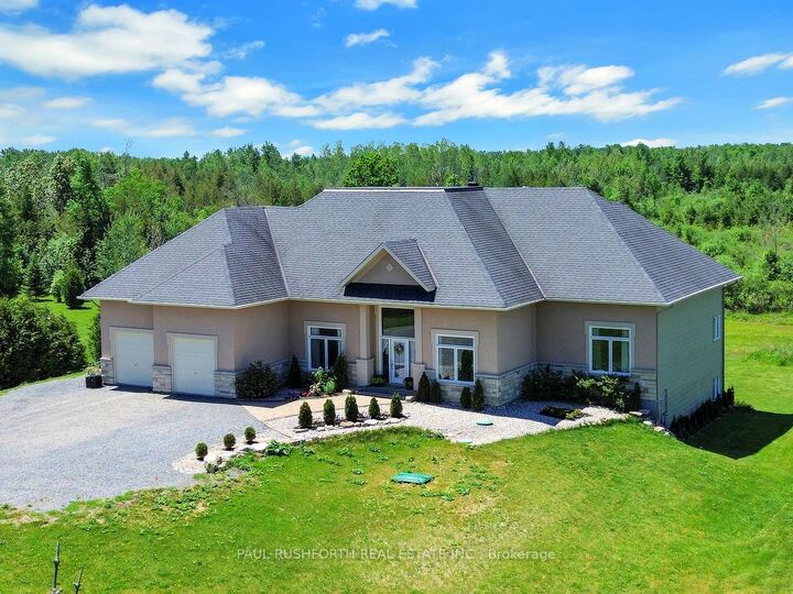 Property Photo: 195 Stonewood Drive ON K7C 3P2