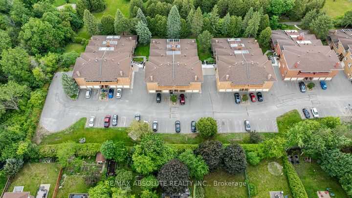 Property Photo: 206 Stratas Court ON K2L 3K5