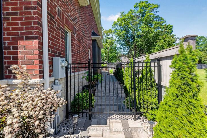 Property Photo: 80 Sharpe Crescent ON L0G 1W0