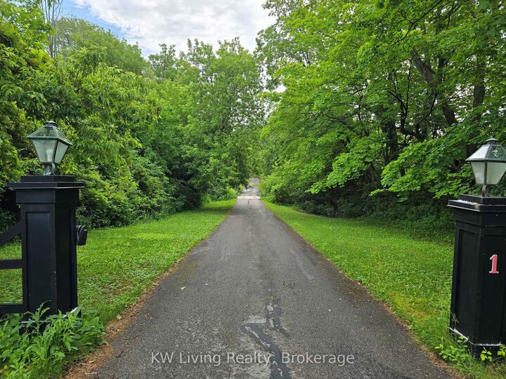 Property Photo: 1 Campbell Court ON L3R 2B3
