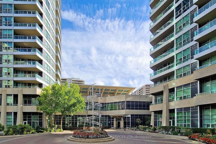 Property Photo: 1 Elm Drive W 2505 ON L5B 4M1