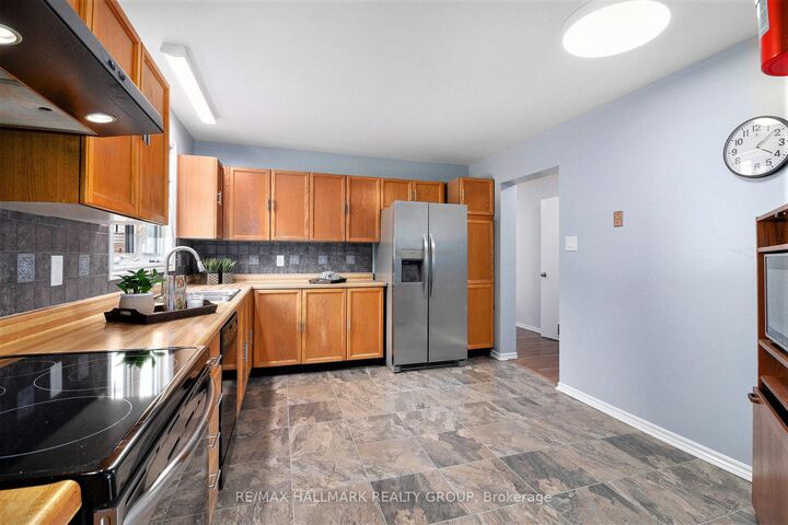 Property Photo: 270 McEachern Crescent ON K1E 3K5