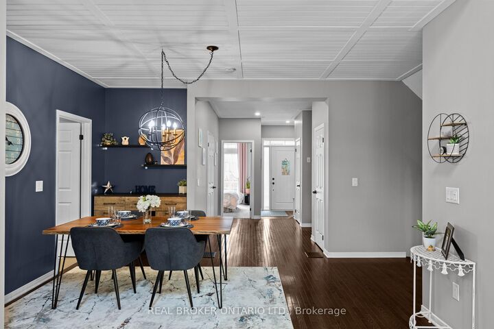 Property Photo: 3321 Beach Club Boulevard ON L3V 0E1