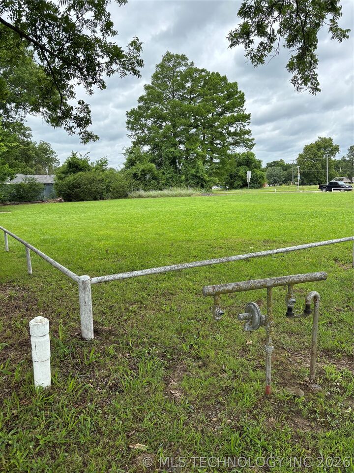 Property Photo:  5201 W Okmulgee Street  OK 74401 