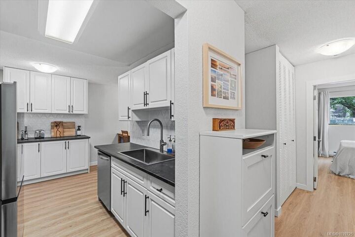 Property Photo:  1600 Dufferin Cres #104  BC V9S 5N2 