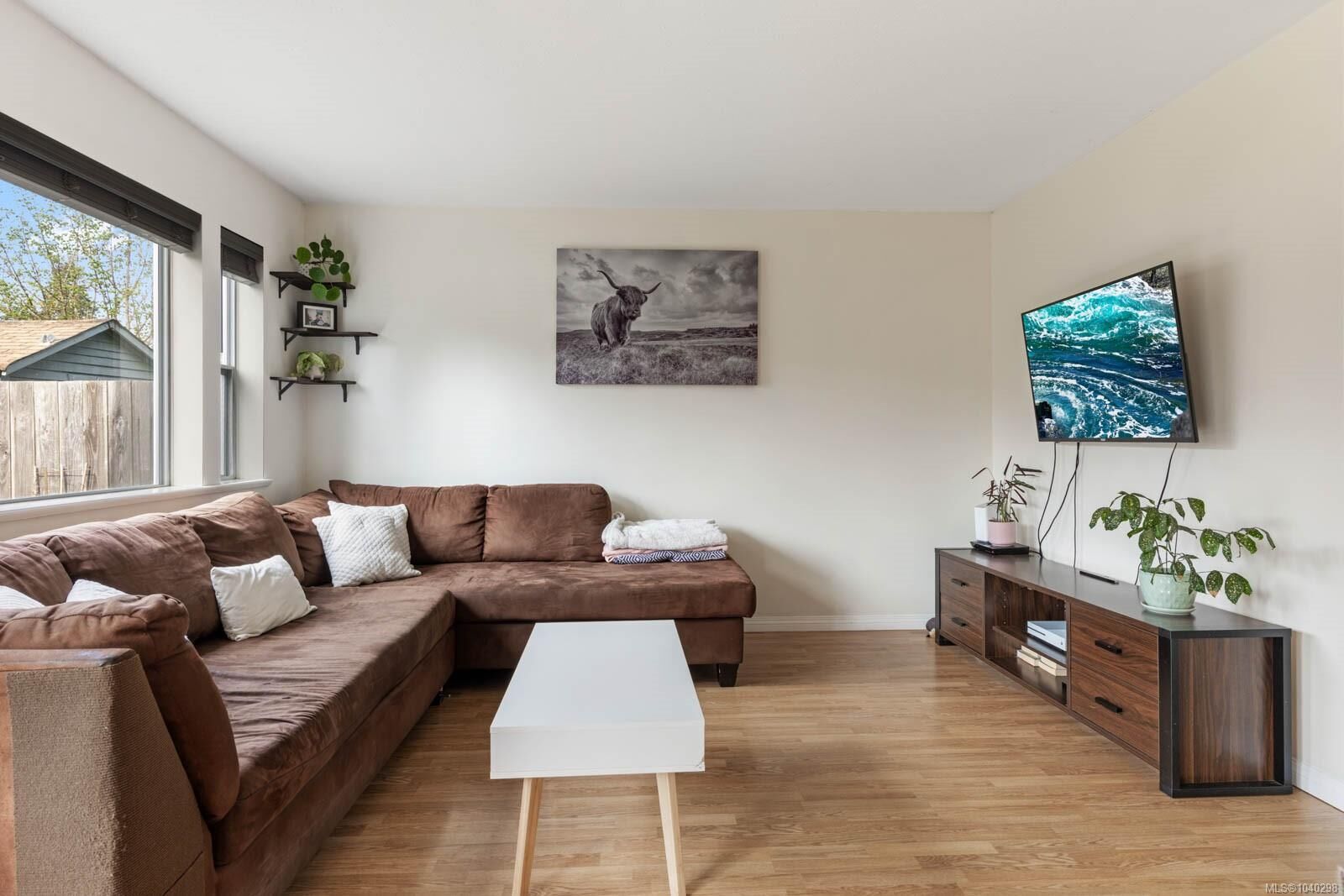 Property Photo: 345 Menzies Ave #B BC V9N 3C2