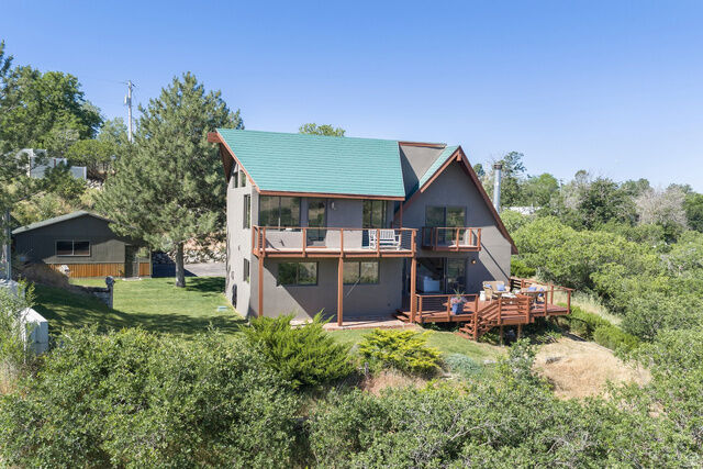 Property Photo: 2105 E Dimple Dell Rd UT 84092