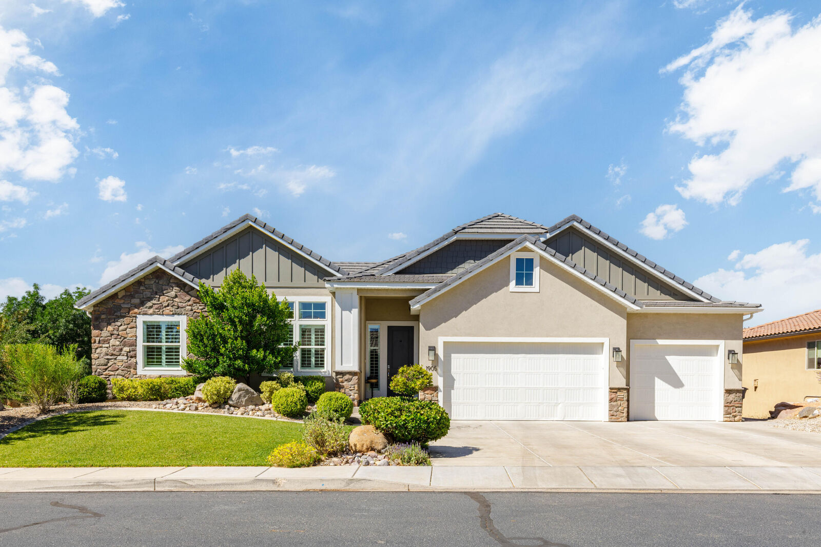 Property Photo: 1905 W Pikes Cir UT 84770