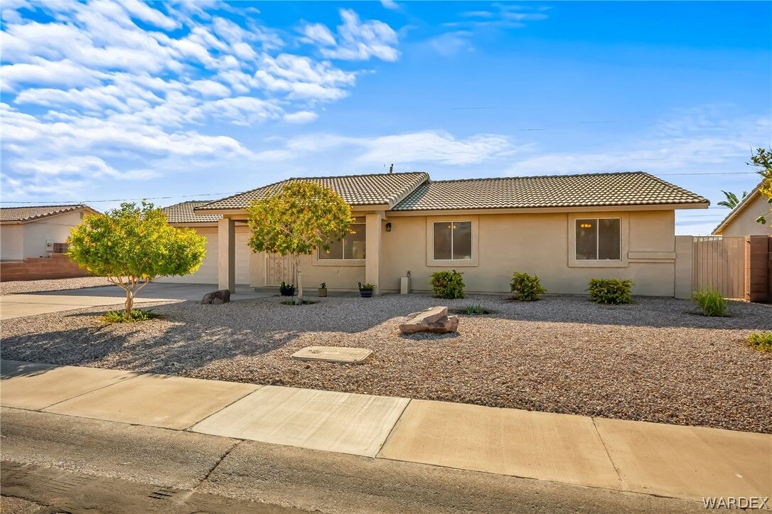 Property Photo:  5166 S Desert Sands Drive  AZ 86426 
