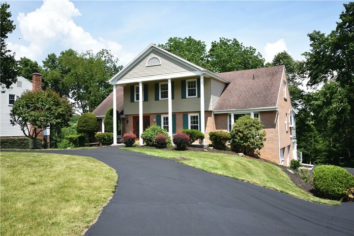 Property Photo:  1733 Hathaway Ln  PA 15241 