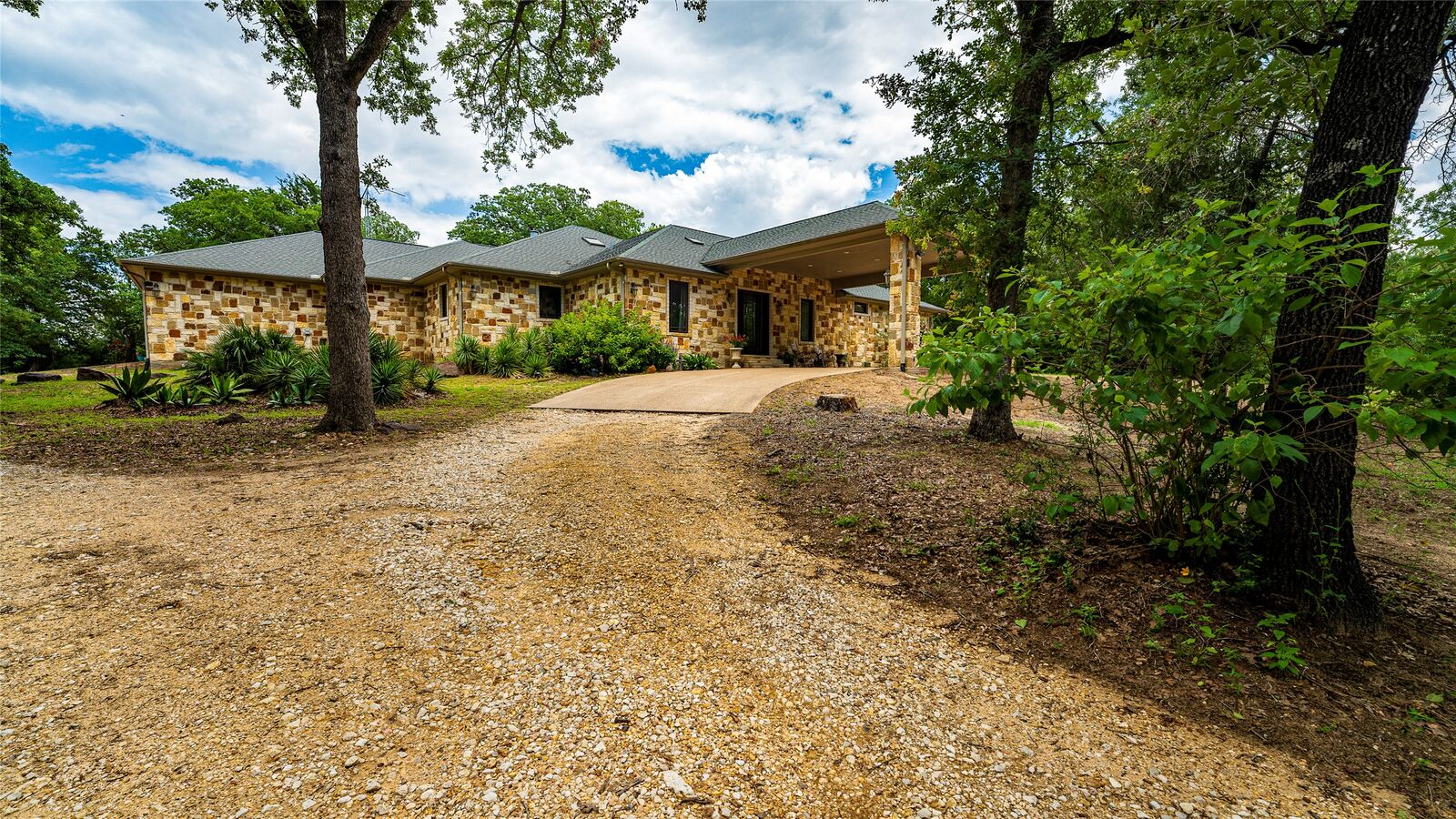 Property Photo: 1908 County Road 305 TX 76567
