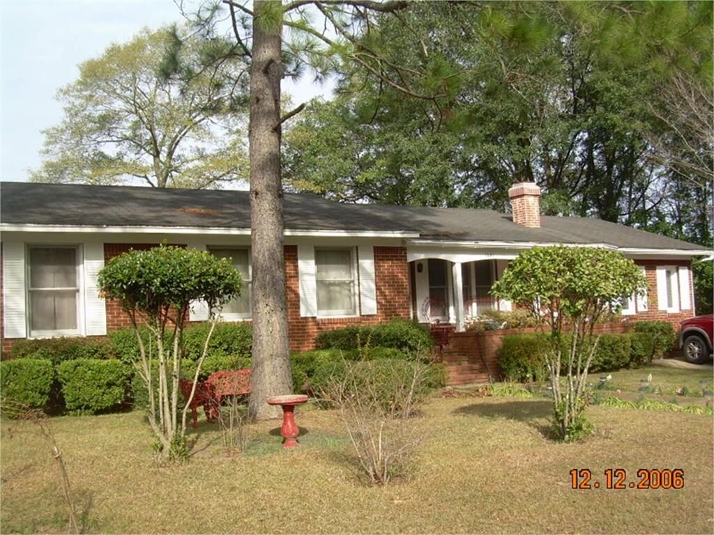 Property Photo:  1401 E 4th Ave  GA 31705 