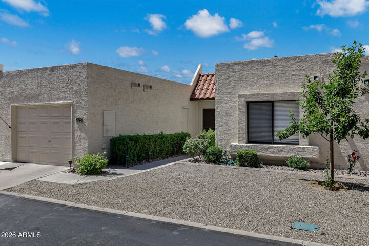 Property Photo:  620 S Privet Way  AZ 85208 