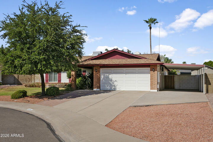 Property Photo: 2204 N Santa Anna Court AZ 85224