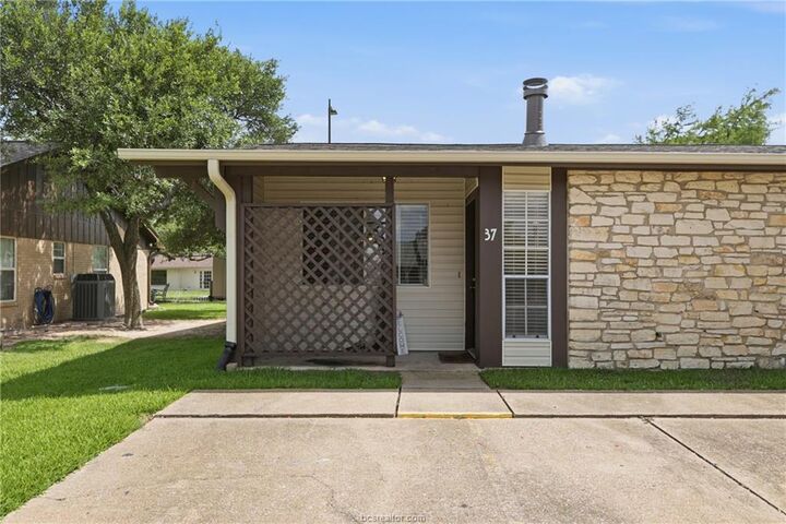 Property Photo:  2100 Windsor Drive 37  TX 77802 