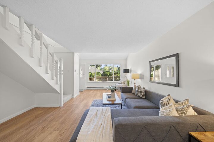 4896 47A Avenue — photo 1