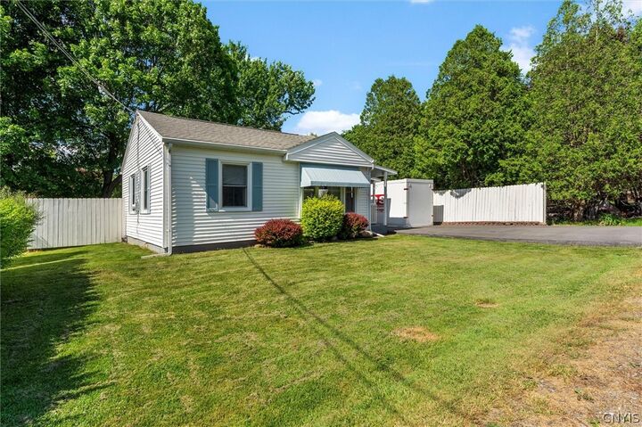 Property Photo:  37 Hazelhurst Avenue  NY 13021 