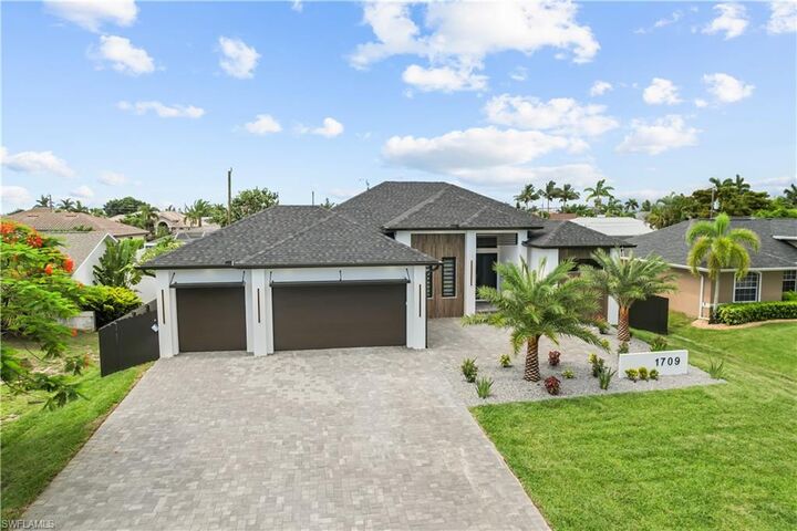 Property Photo:  1709 SW 43rd Ln  FL 33914 