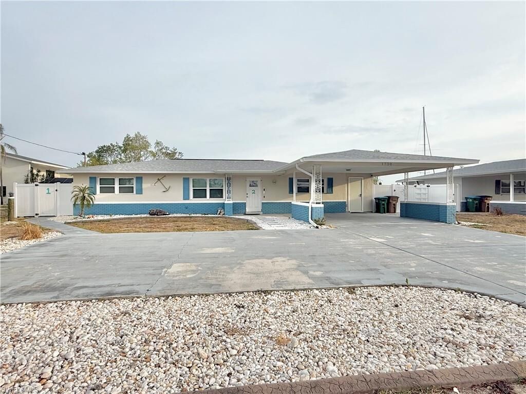 Property Photo: 1726 Bikini Ct L FL 33904
