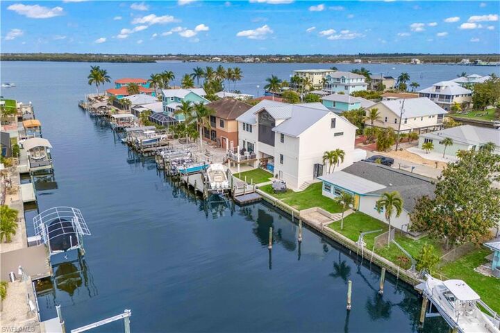 Property Photo:  2742 Bruce St  FL 33993 