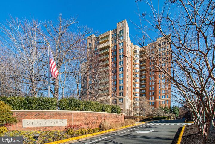 Property Photo:  11776 Stratford House Place 1404  VA 20190 