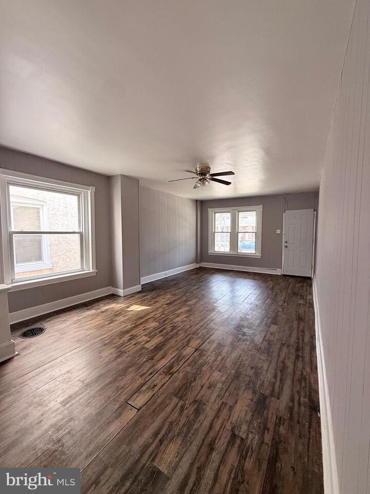 Property Photo: 2832 W 6th Street 306 PA 19013