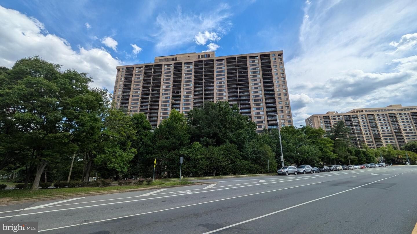 Property Photo: 3701 S George Mason Drive 2311N VA 22041