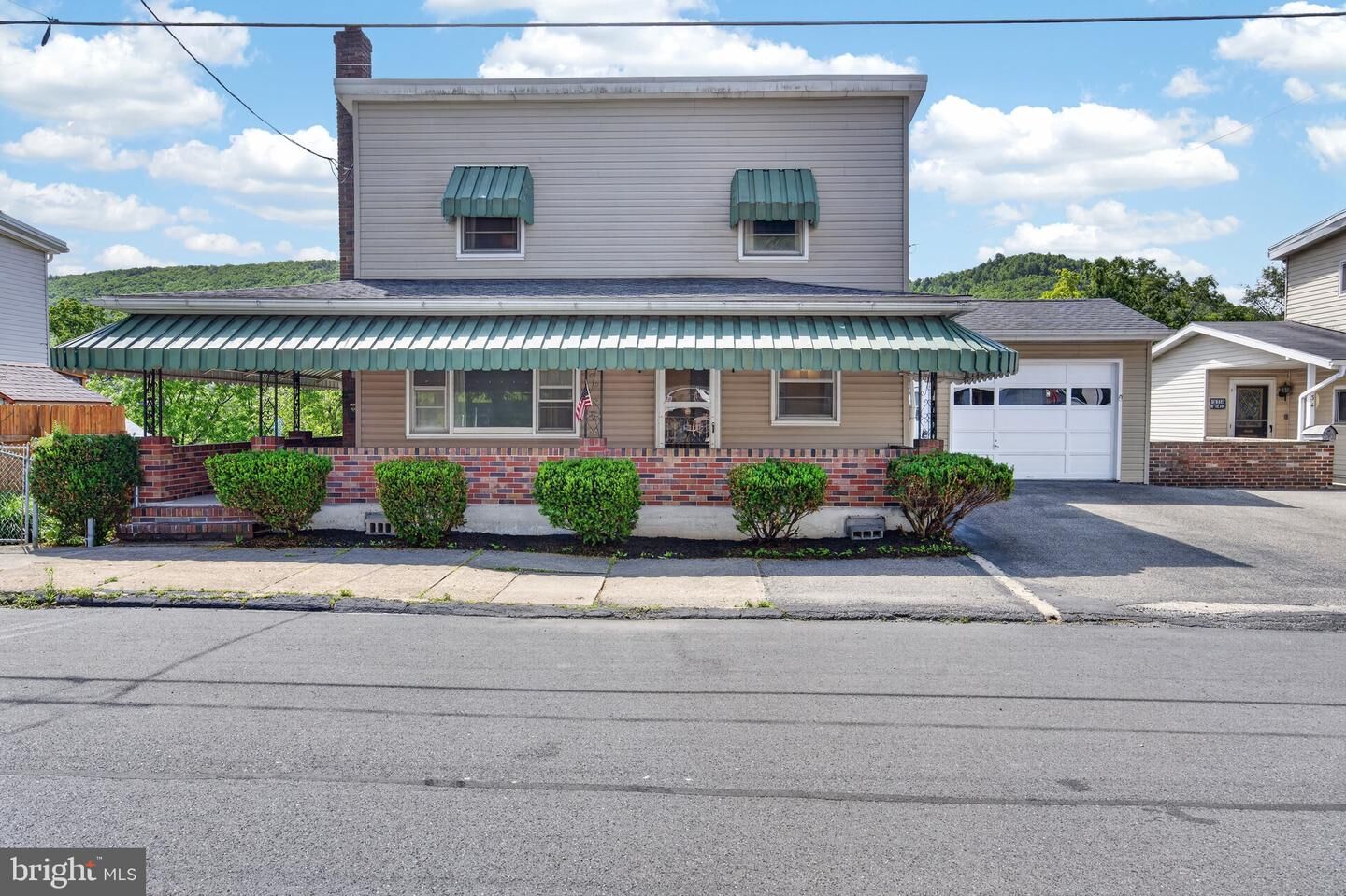 Property Photo: 128 W Columbus Avenue PA 18240