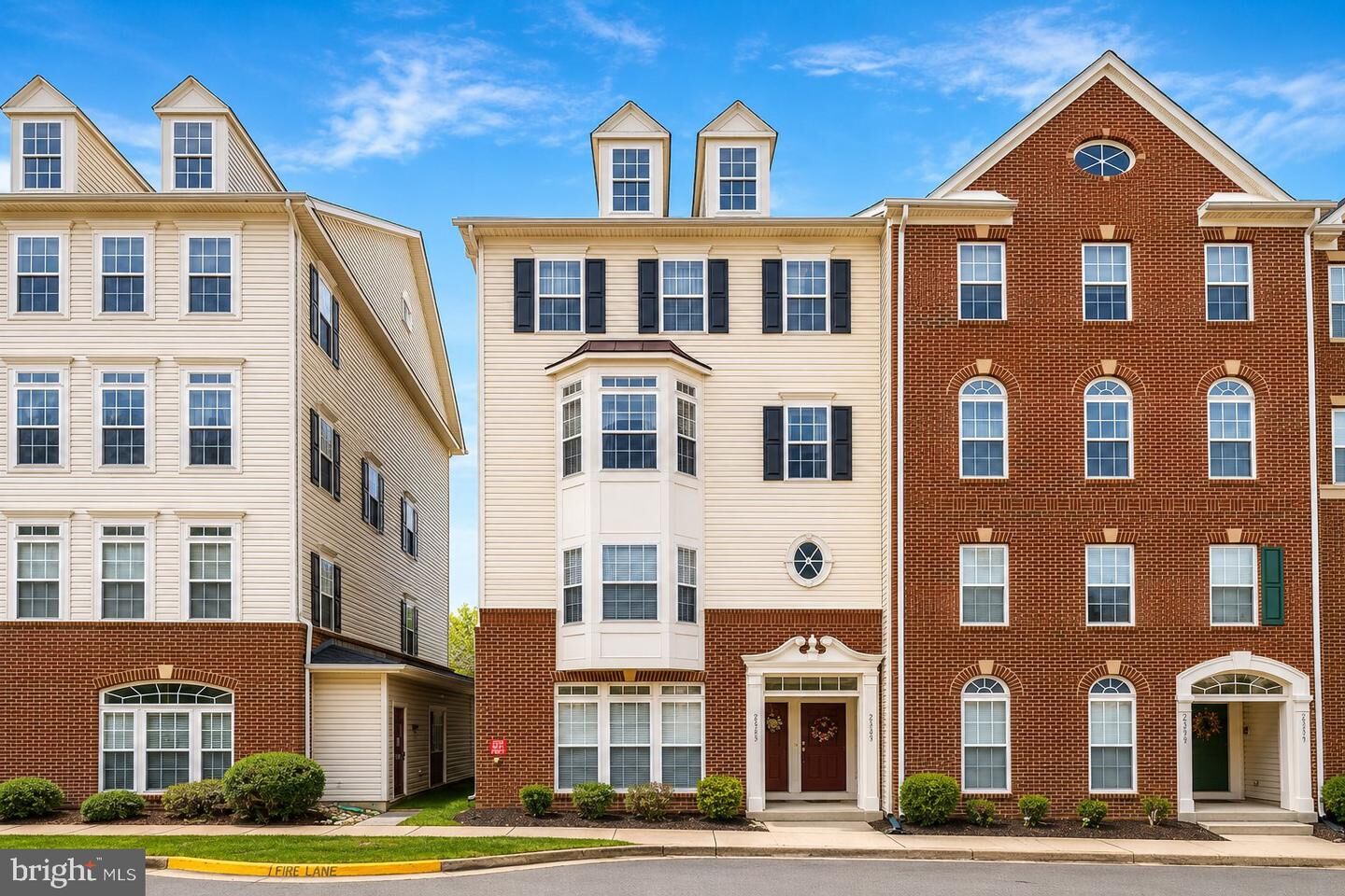 Property Photo: 25381 Patriot Terrace VA 20105