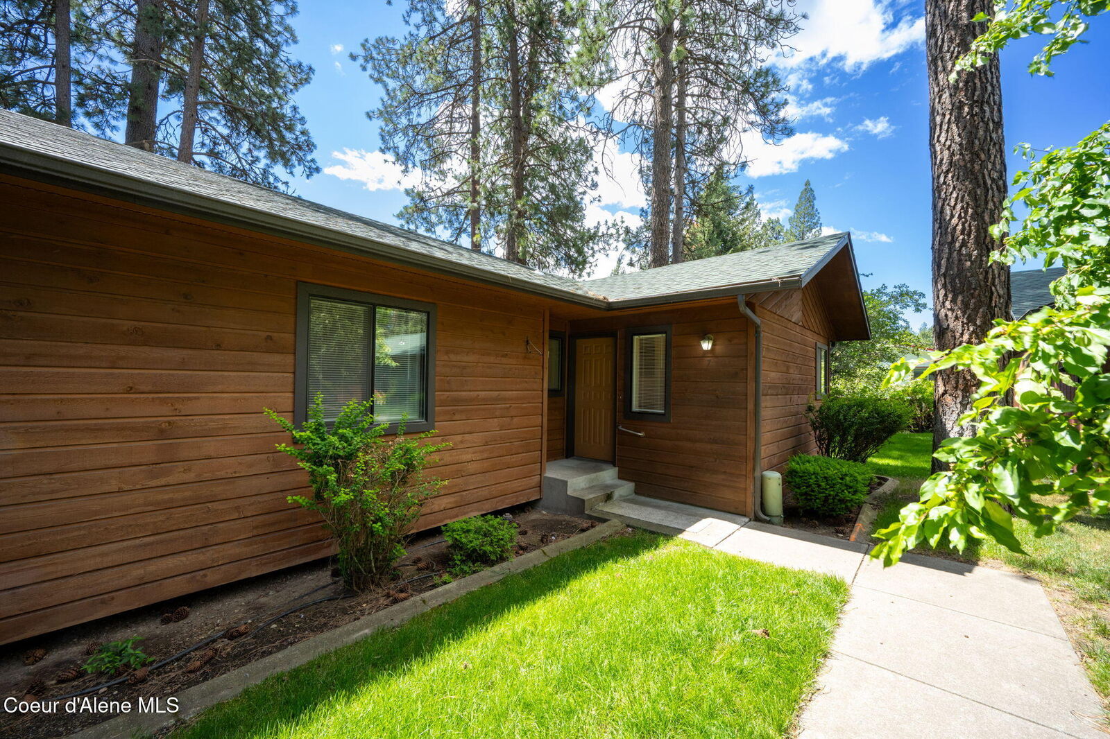 Property Photo: 1130 E Timber Ln 7 ID 83815