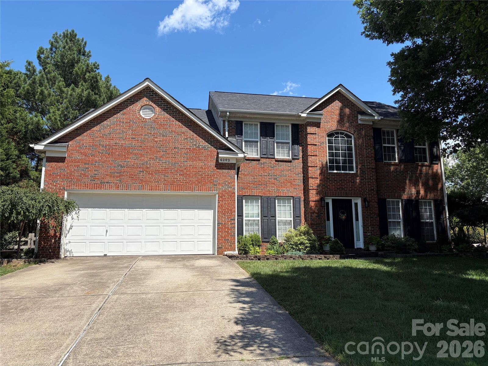 Property Photo: 6202 Greengate Lane NC 28173