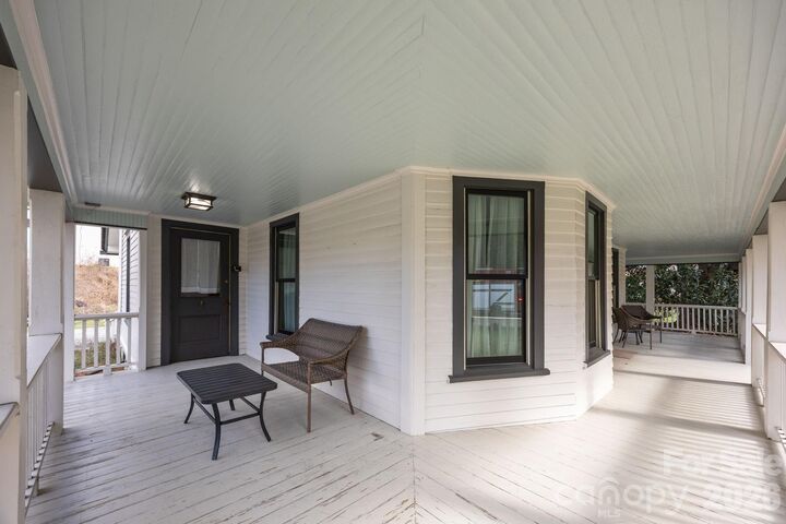 Property Photo: 615 Rose Hill Road NC 28803