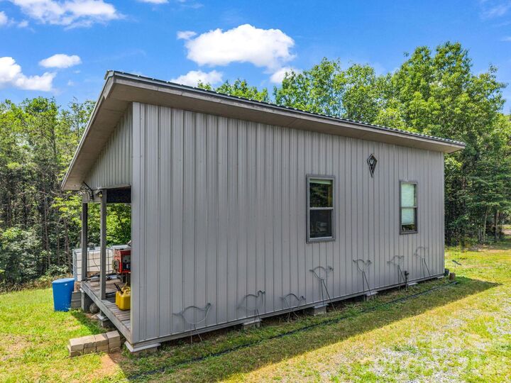 Property Photo: 1300 Towery Trace NC 28040