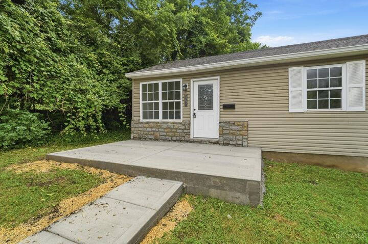 Property Photo:  112 W Leslie Avenue  OH 45215 