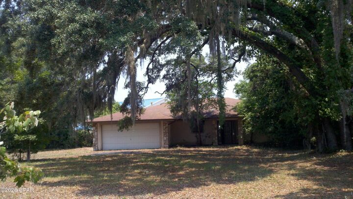Property Photo: 5930 E Highway 98 FL 32404