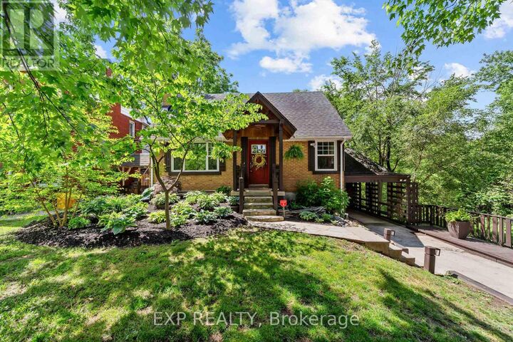 Property Photo:  1095 Hamilton Road  ON N5W 1A7 