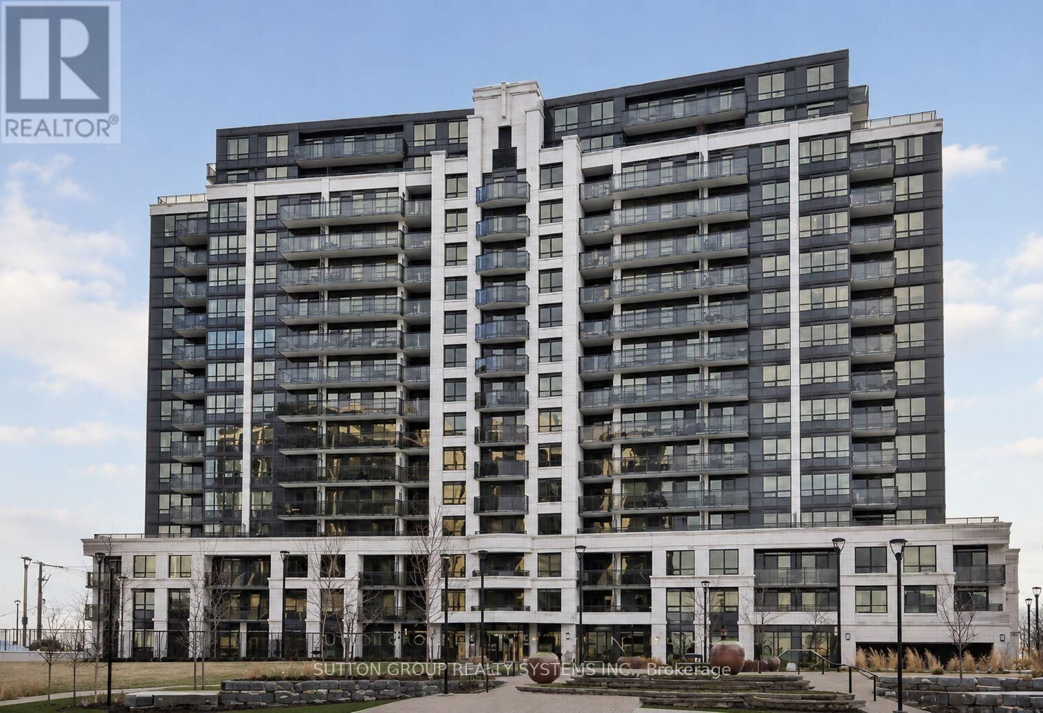 Property Photo:  1070 Sheppard Avenue West Ph11  ON M3J 0G8 