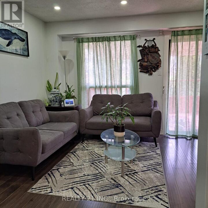 Property Photo:  55 Shepmore Terrace  ON M1B 3H3 