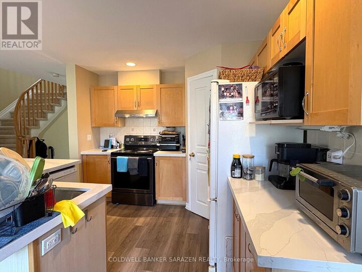 Property Photo: 253 Saddlesmith Circle ON K2M 2Z1