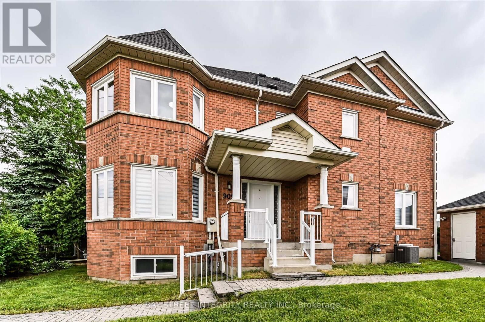 Property Photo: 9096 Dufferin Street North ON L4K 5M3