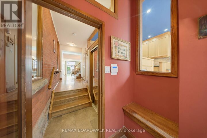 Property Photo:  595 Besserer Street B  ON K1N 6C8 