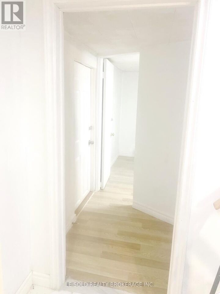 Property Photo: 112 Leland Street Room Bsmt ON L8S 3A2